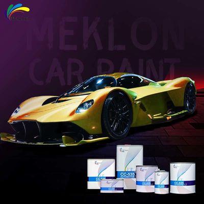 Brilho dourado e profundidade do carro com pintura automotiva de pérola dourada