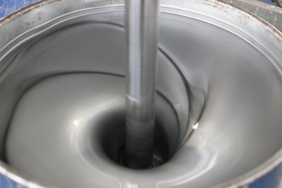 Desempenho de nível industrial e revestimento de alto brilho resistente a lascas para resultados superiores Tinta azul para carro